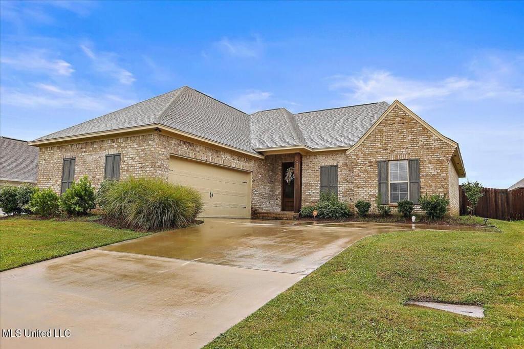 Photo - 222 Buttonwood Lane