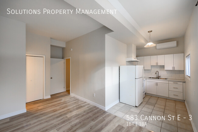 Building Photo - Freshly Renovated 1 Bedroom Available NOW!