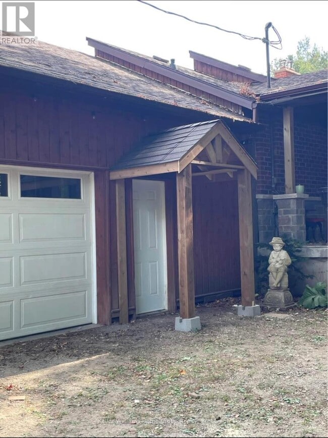 Building Photo - 628410 15th Sideroad