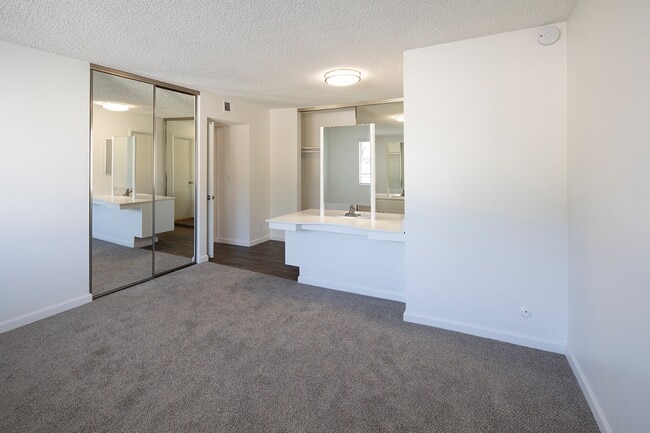 Building Photo - Fountain Estates Apartments
