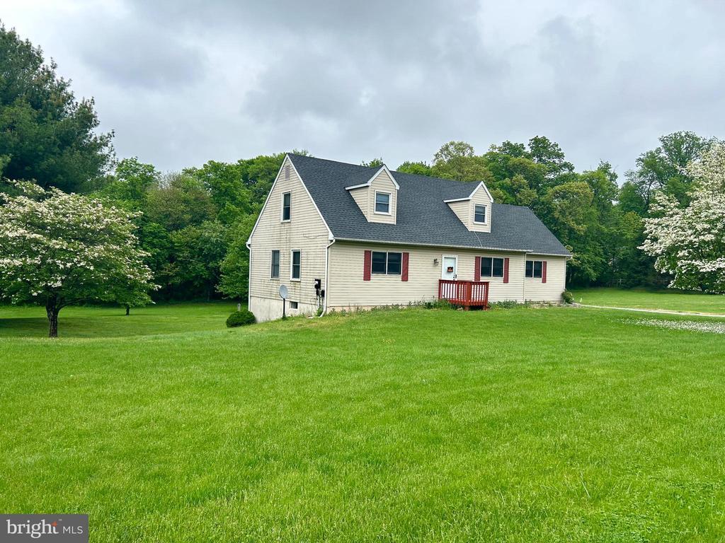 Foto principal - 352 Mt Pleasant Rd