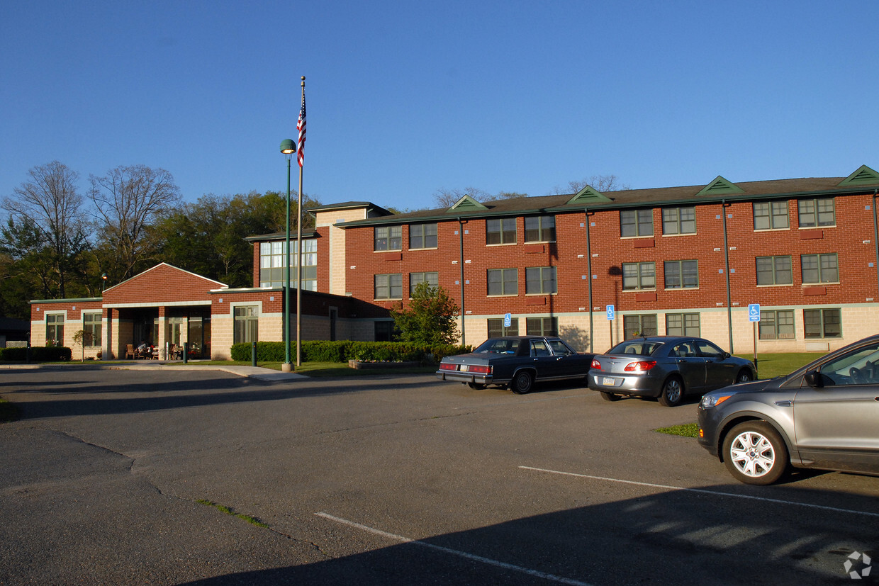 Building Photo - Evergreen Apartments