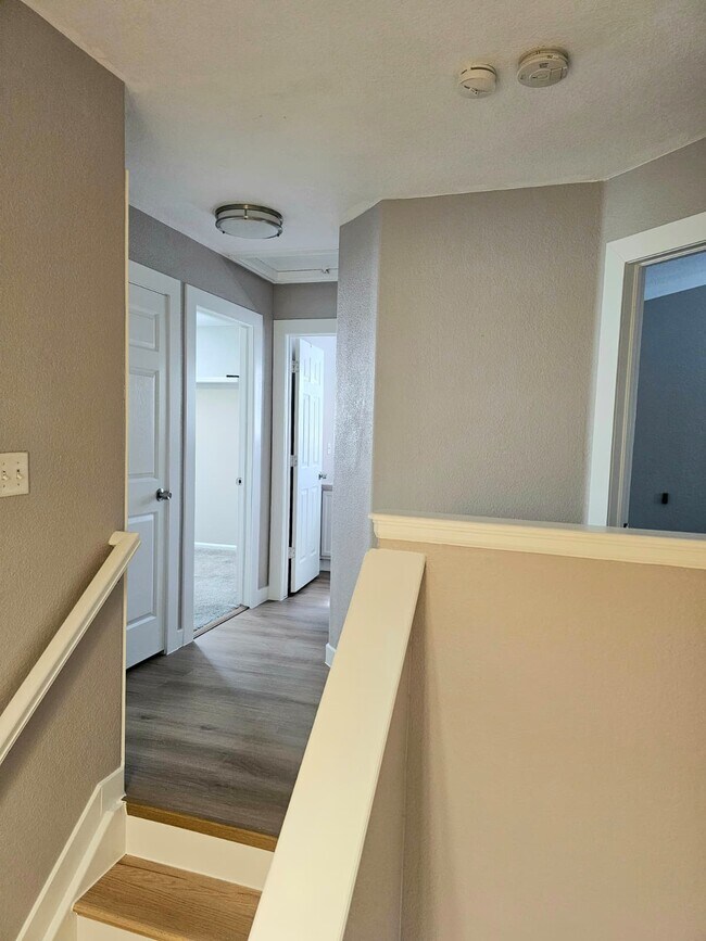 Building Photo - 14400 Albrook Dr