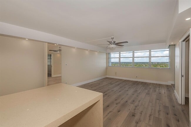 Building Photo - 1400 S Ocean Dr