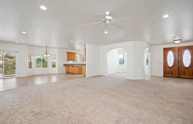 Building Photo - 10183 Hawley Rd