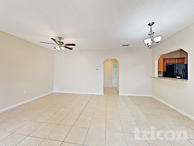 Foto del edificio - 5555 Village Pond Cir