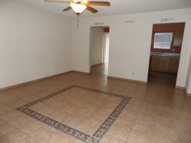 Foto del edificio - 4544 W 18th St