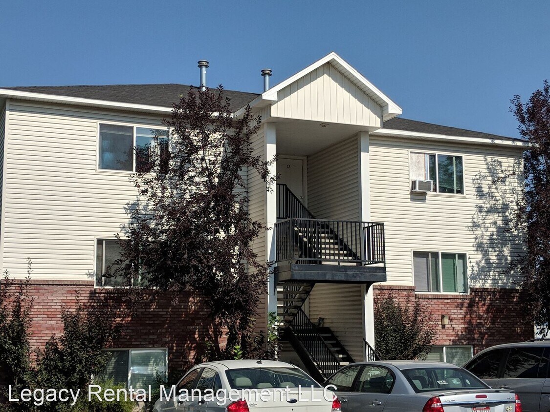 Primary Photo - 2 br, 1 bath House - 215 W Center St. #7