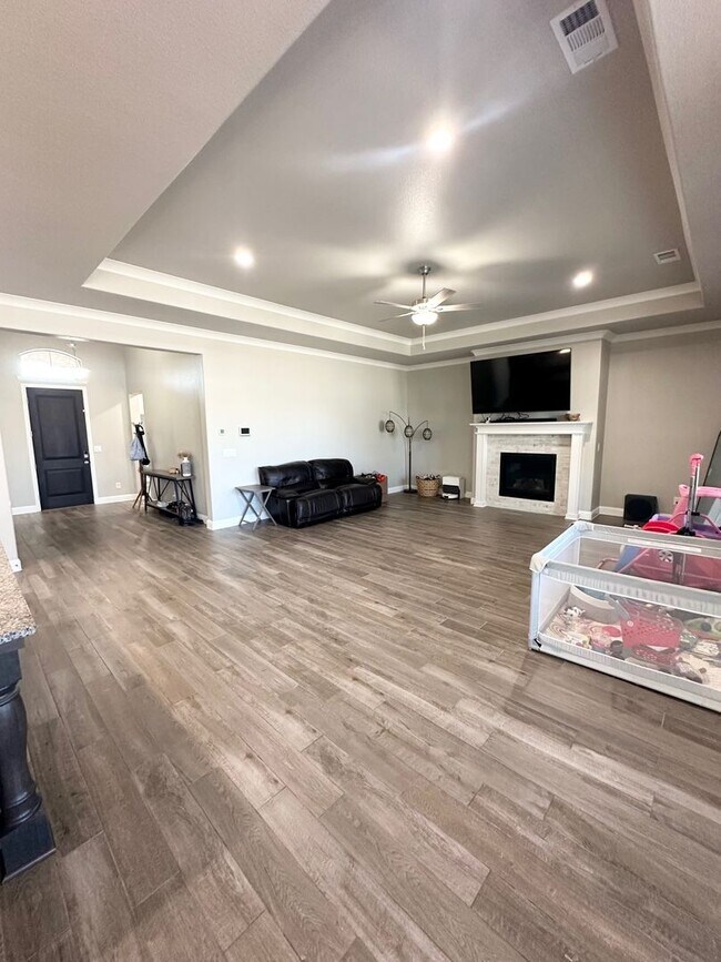 Foto del edificio - 3 Bed 2 Bath Ready to Rent ASAP!