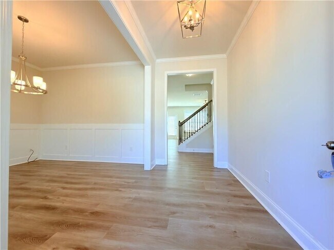 Building Photo - 470 Hellen Vly Dr