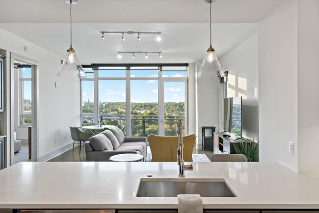 Foto del edificio - 1585 Anderson Rd