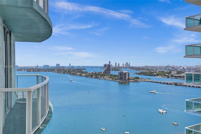 Foto del edificio - 1900 N Bayshore Dr