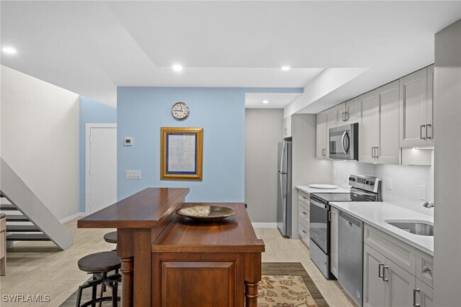 Foto del edificio - 833 Meadowland Dr