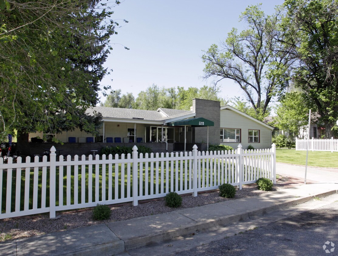 Foto principal - 811 E Myrtle St