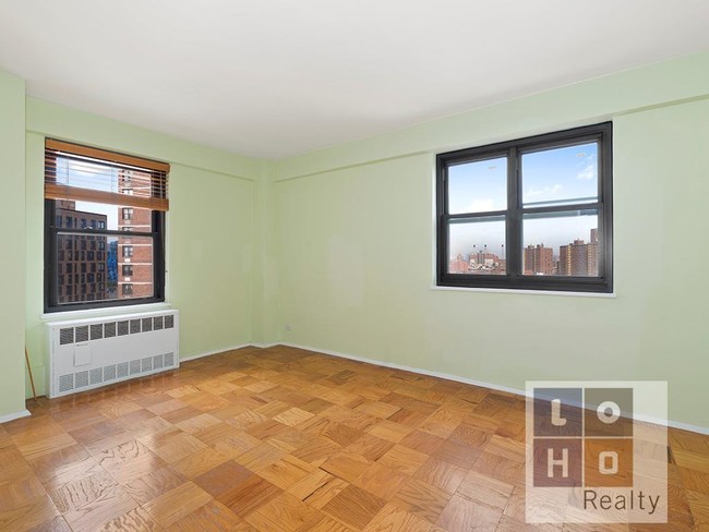 Building Photo - 417 Grand St
