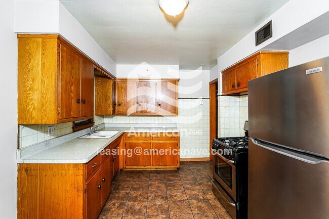 Foto del edificio - 4635 N 66th St