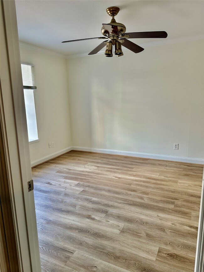 Building Photo - 9029 Gaylord Dr