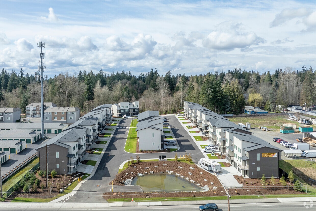 Building Photo - Woodlands Townhomes