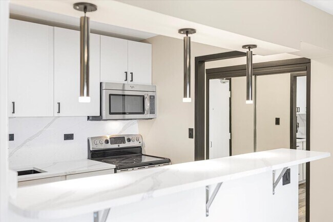 Foto del edificio - 7337 S South Shore Dr