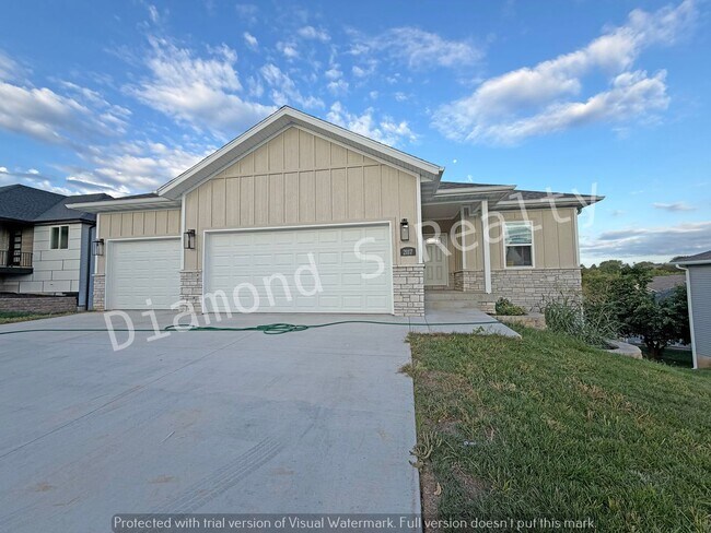 Building Photo - Brand New Build in Desirable Ozark Neighbo...