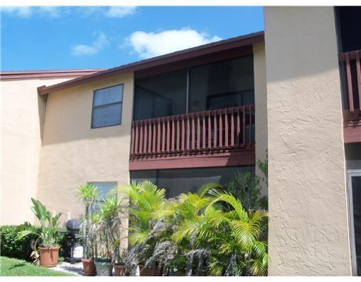 Building Photo - 2104 Lakeview Dr W