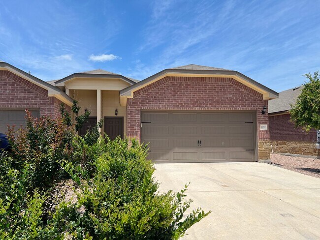 Foto del edificio - Luxury 3/2 Duplex in Seguin, Texas