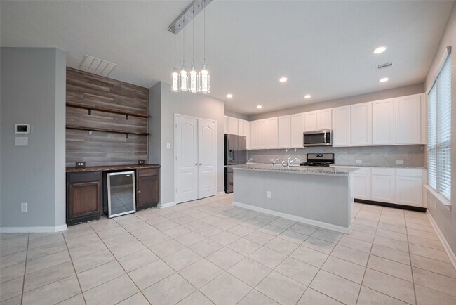 Foto del edificio - 5011 Pine Ridge Knoll Ct