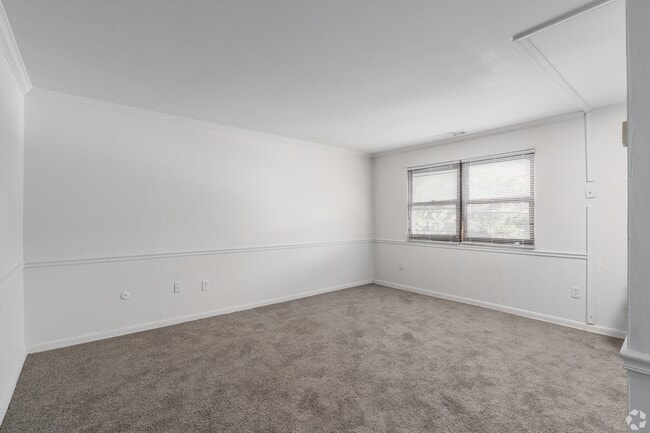 Living Area - Germantown Apartments