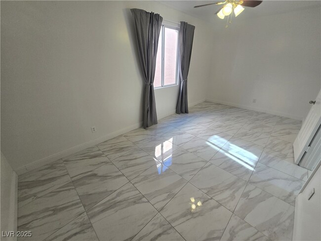 Foto del edificio - 9893 Canyon Peak Dr