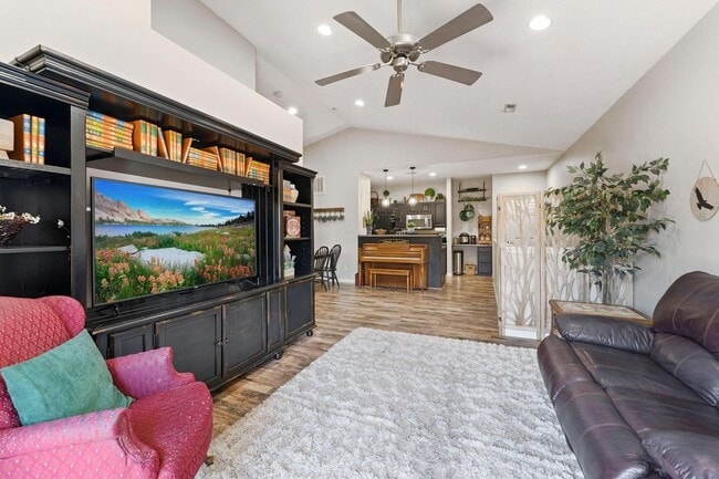 Building Photo - 1546 W 110 N