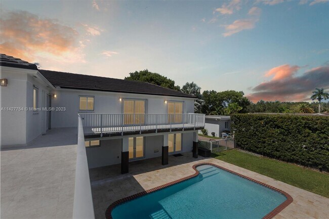 Foto del edificio - 6300 SW 144th St