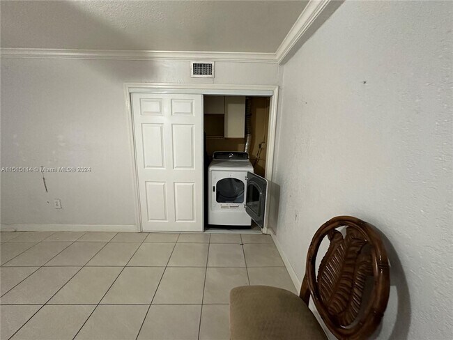 Foto del edificio - 859 E 22nd St