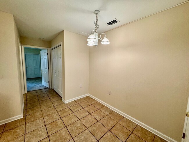 Foto del edificio - 2738 W Tharpe St