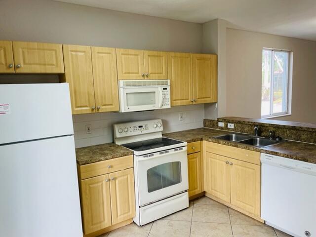 Foto del edificio - 3533 Sonoma Dr