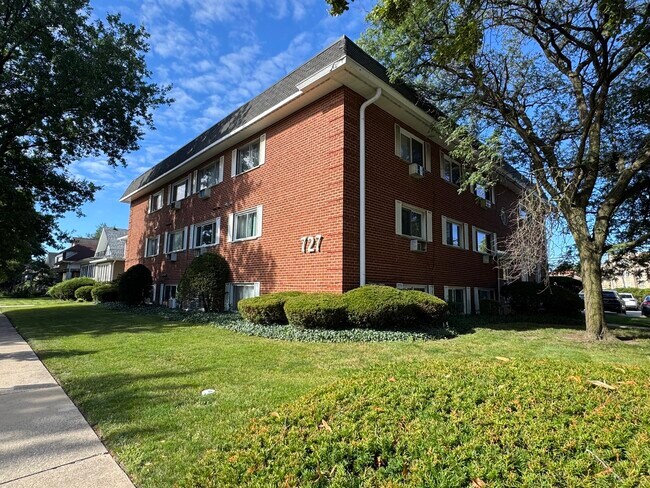 Foto del edificio - 727 S Maple Ave