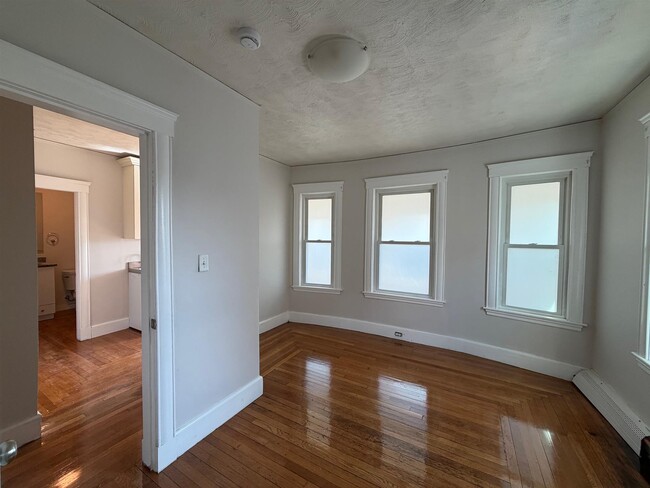 Building Photo - 441 Broadway