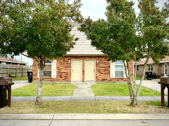 Foto del edificio - 3561 Kings Dr