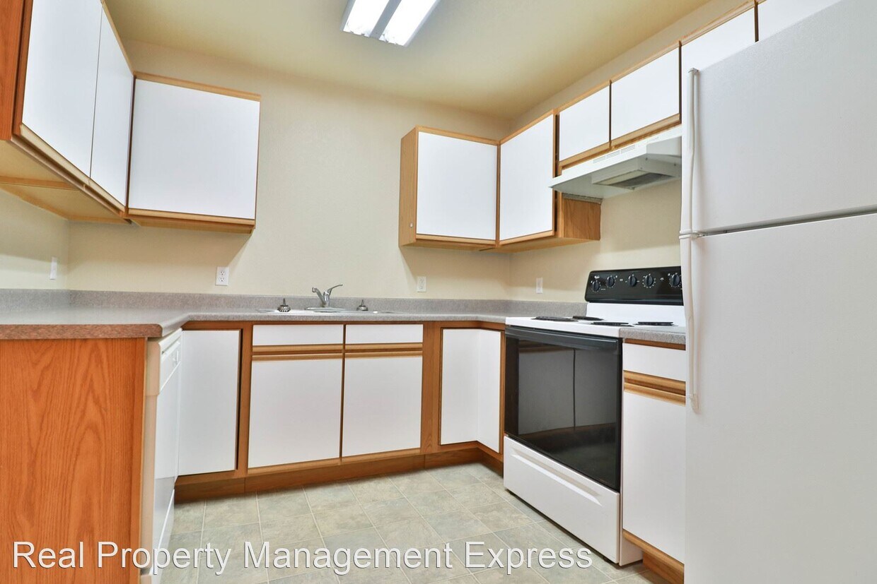 Primary Photo - 2 br, 1 bath Apartment - 340 N Main Ave 34...