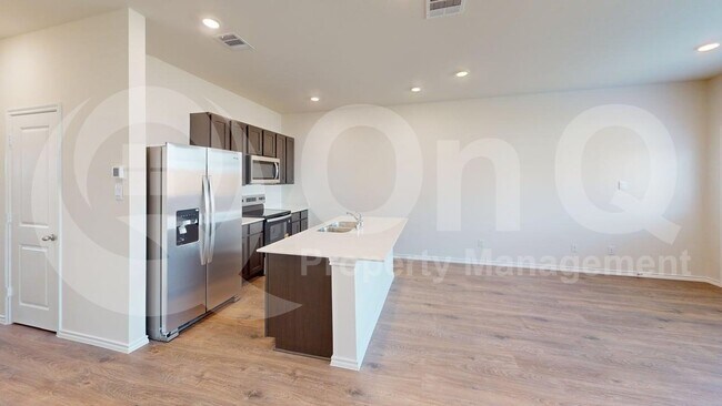 Foto del edificio - 6009 Primrose Rd