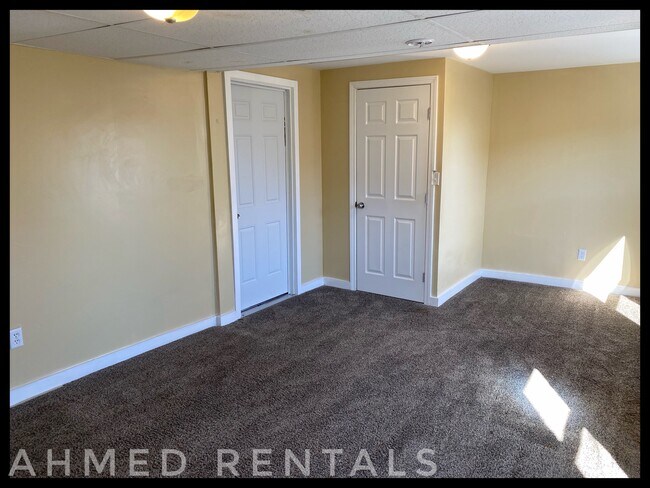 Building Photo - 35 Tate St