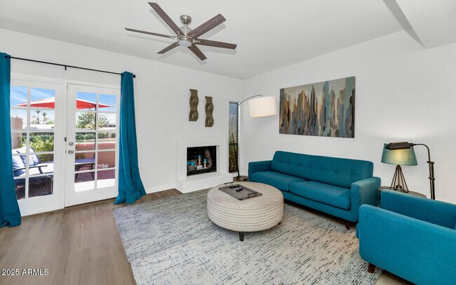 Foto del edificio - 3037 E Rose Ln