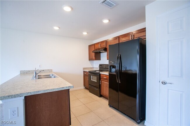 Foto del edificio - 2927 NW 4th Pl