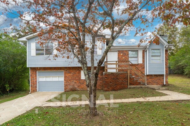 Building Photo - 2827 Arrowhead Cir NE