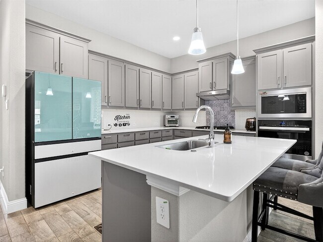 Building Photo - 2504 Wren Ln