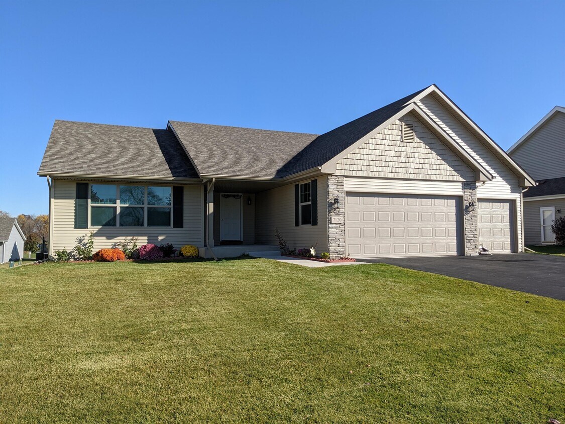 7120 Stearman Dr, Loves Park, IL 61111 House Rental in Loves Park, IL