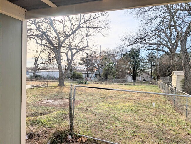 Foto del edificio - 1826 W Bond St