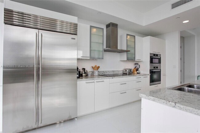 Foto del edificio - 4100 Island Blvd