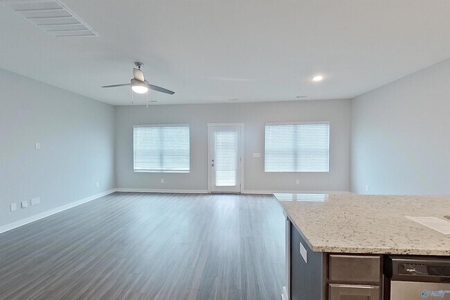 Foto del edificio - 6407 Cotton Crk Rd NW