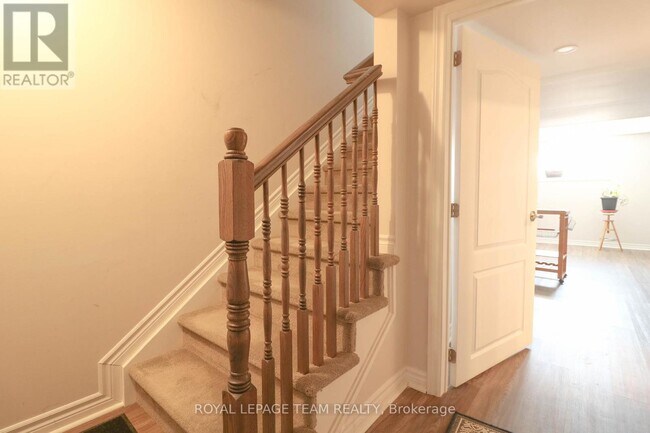 Building Photo - 626 Albion Falls Dr