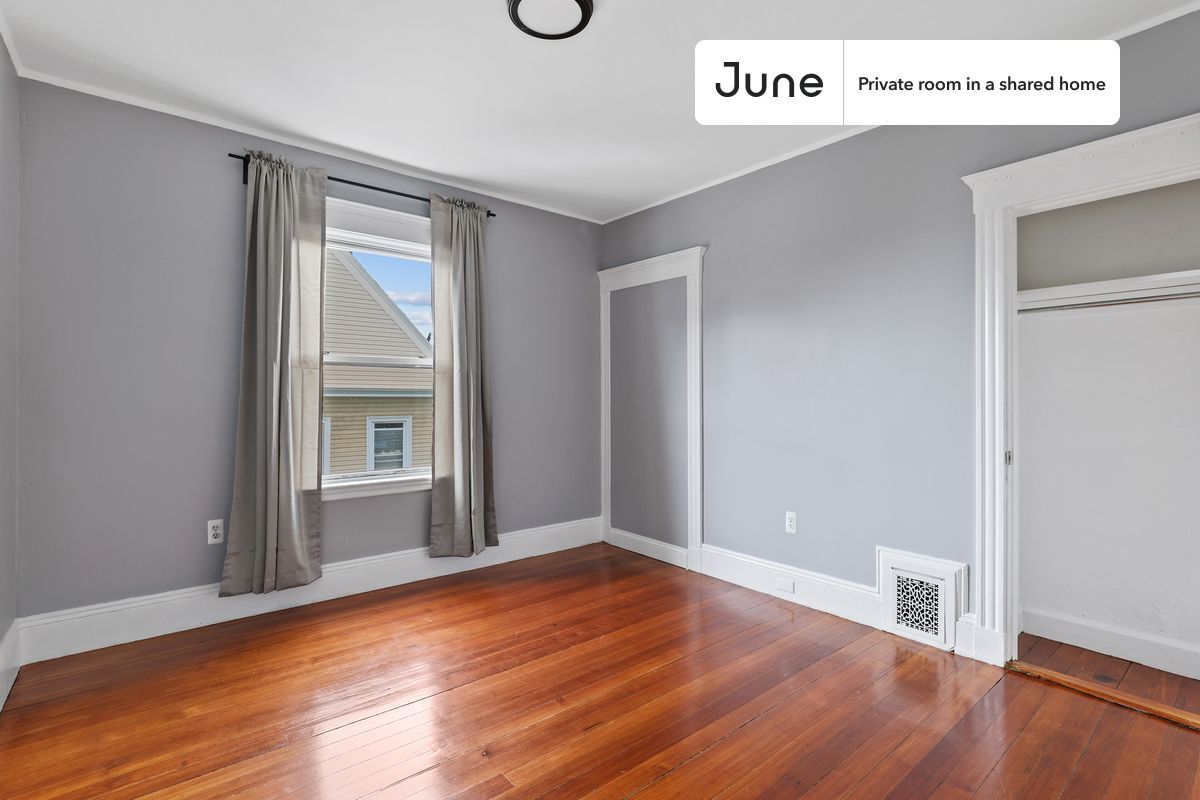 Private bedroom in 4 bed/1 bath Home - Private bedroom in 4 bed/1 bath Home